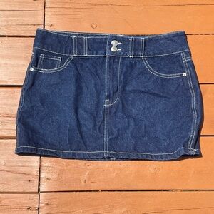 Jeans skirt medium. Never wear.